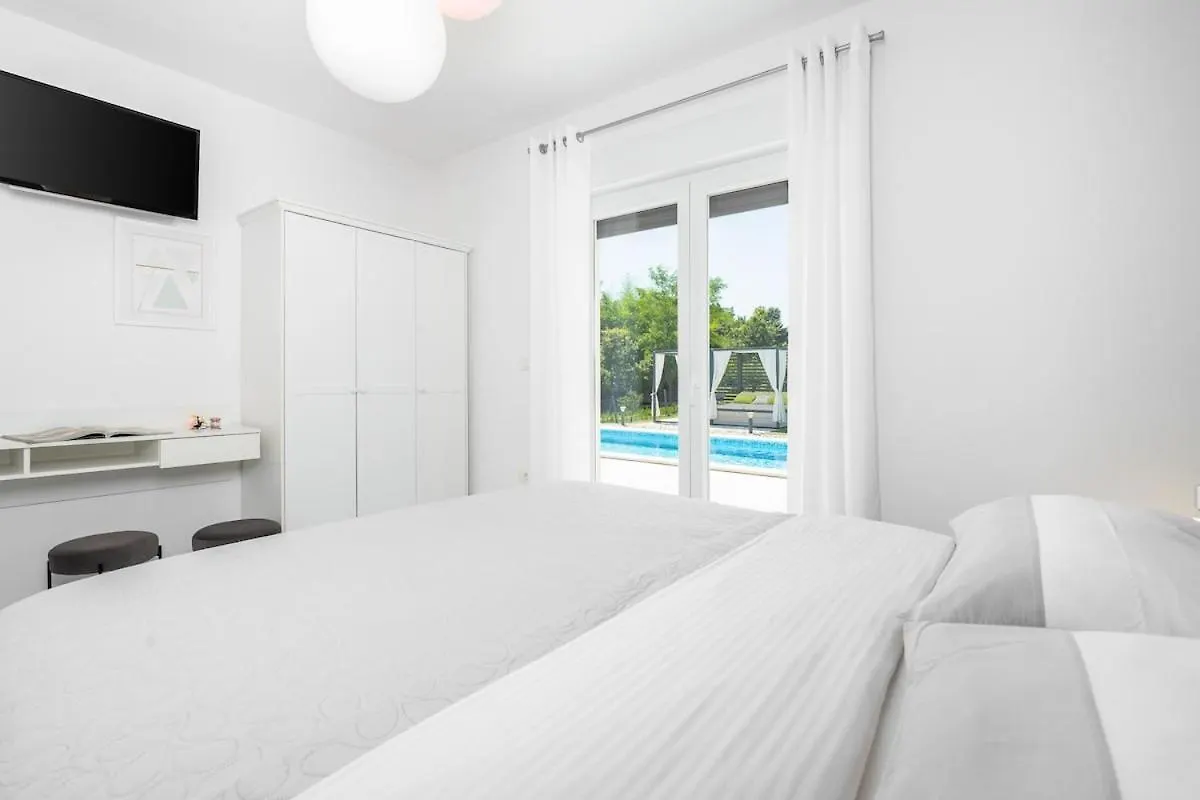 Villa Romantica By Istrialux Labin
